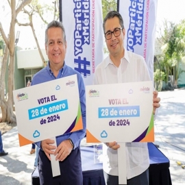 El Alcalde Alejandro Ruz participó en el simulacro de votación que se realizó en el Campus de Ciencias Exactas e Ingenierías de la UADY.