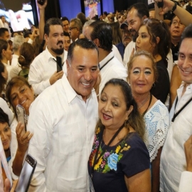 Renán Barrera recibe el respaldo de los representantes de la sociedad.