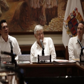 AMLO analiza llevar una planta armadora de Ford a Campeche