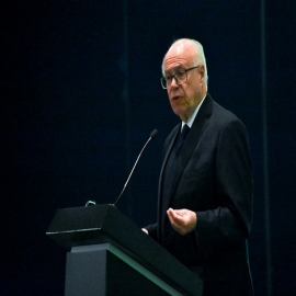 La salud, une y convoca a todos los sectores de la sociedad: Narro Robles