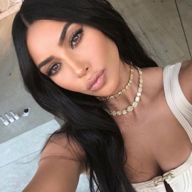 Kim Kardashian sorprende con diminuto bikini (FOTO)