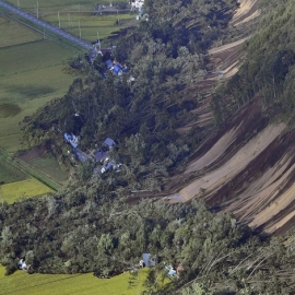 9 muertos y más de 300 heridos: Fuertes terremotos sacuden Japón