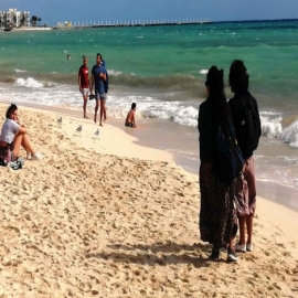 Playas lucen con poca afluencia en Playa del Carmen