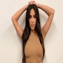 Kim Kardashian cambia de look: ahora es pelirroja y 'no es una peluca'