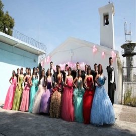 Alegría tras las rejas: así festejaron reclusas los XV años de sus hijas en la cárcel de Santa Martha