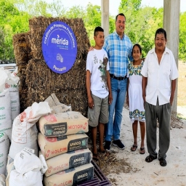 Renán Barrera brinda más apoyos a los productores del Municipio