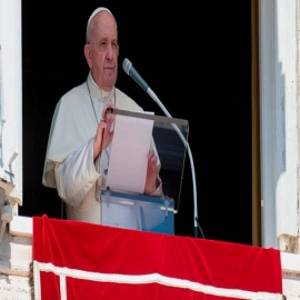 Papa Francisco: Es doloroso ver a personas con autoridad en la Iglesia buscar su interés