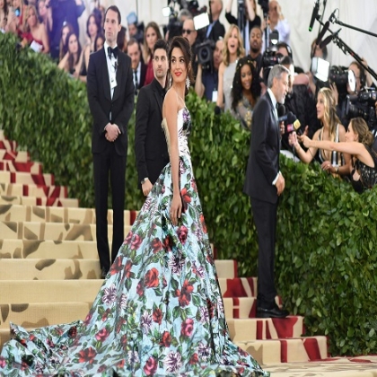 Todos los looks de la alfombra roja de la MET Gala 2018