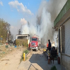 Bomberos de la SSP combaten incendio en basurero municipal de Valladolid