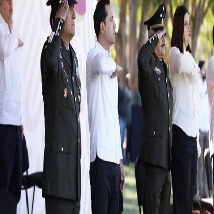 El Gobernador Mauricio Vila Dosal asiste a la ceremonia de cambio de mando de la 32 Zona Militar